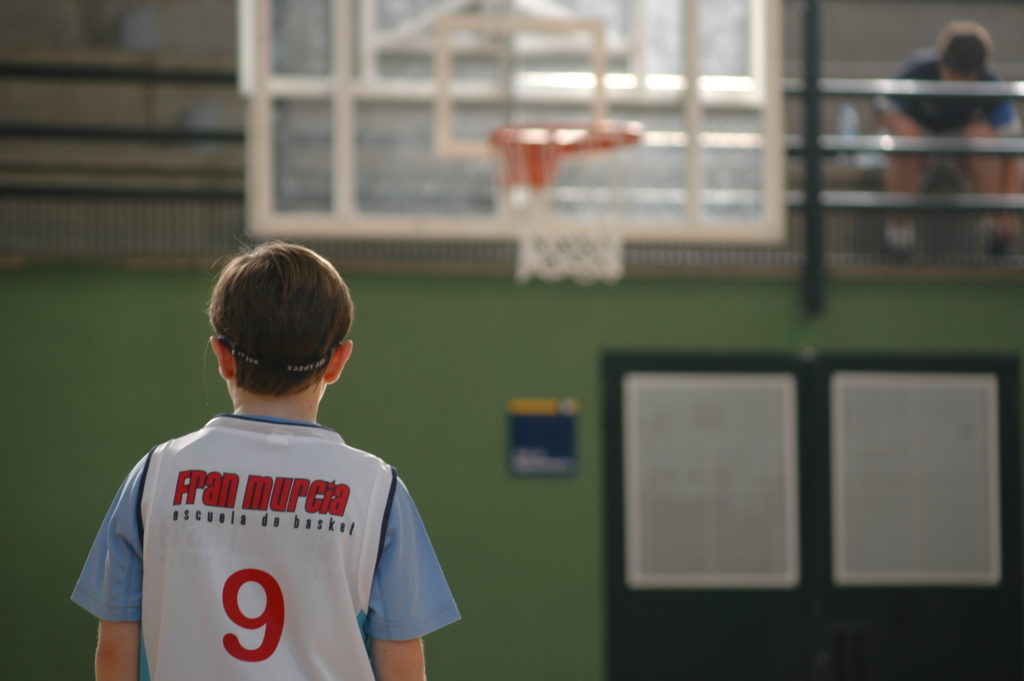 CHARLI-ESPALDA-BASKET-Nº9-1024x681